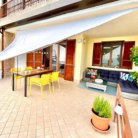 Elisa - Theater Apartamento